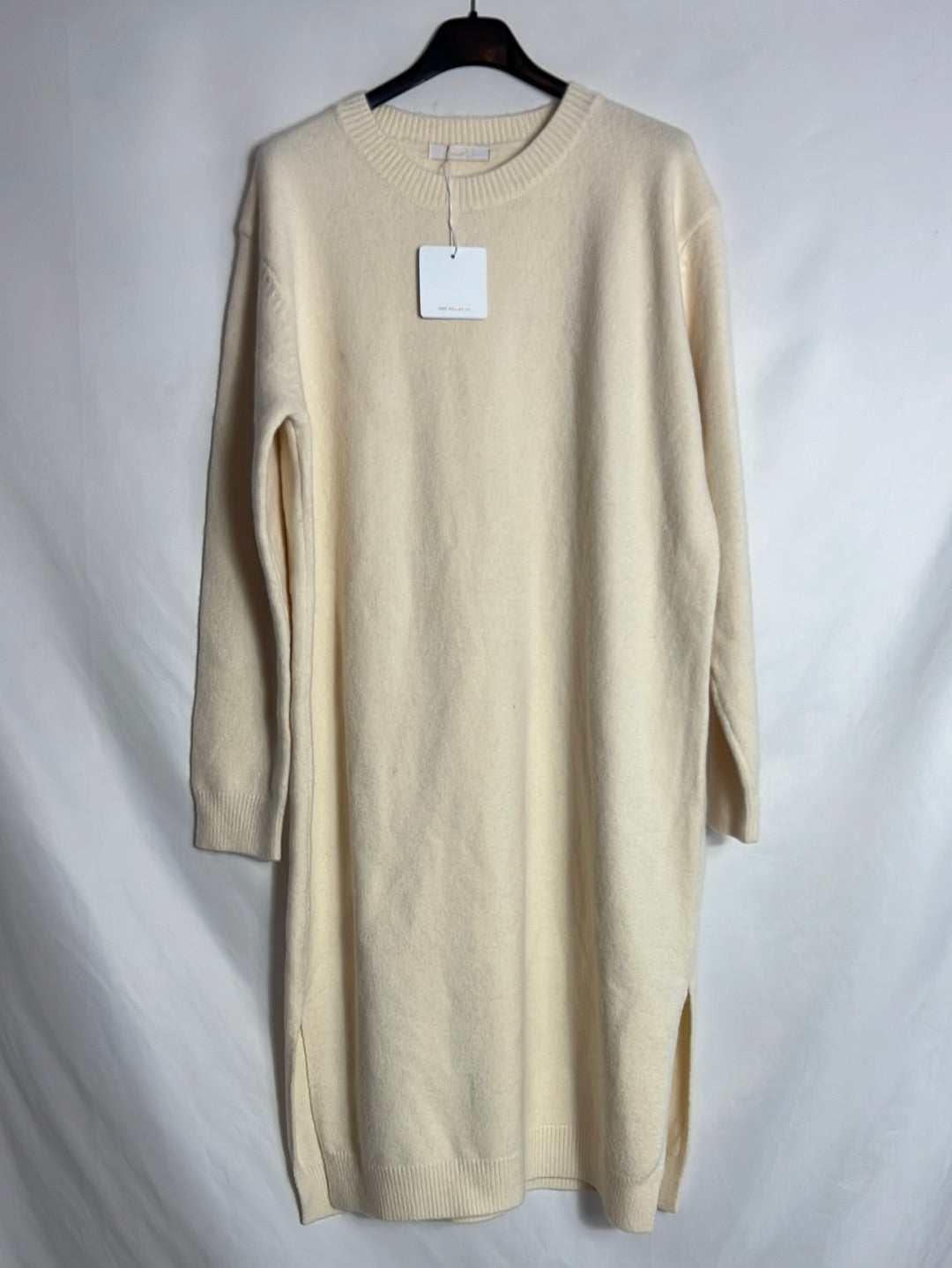 CARLOTA&amp;CO. Light beige knit midi dress. YOU (M/L)