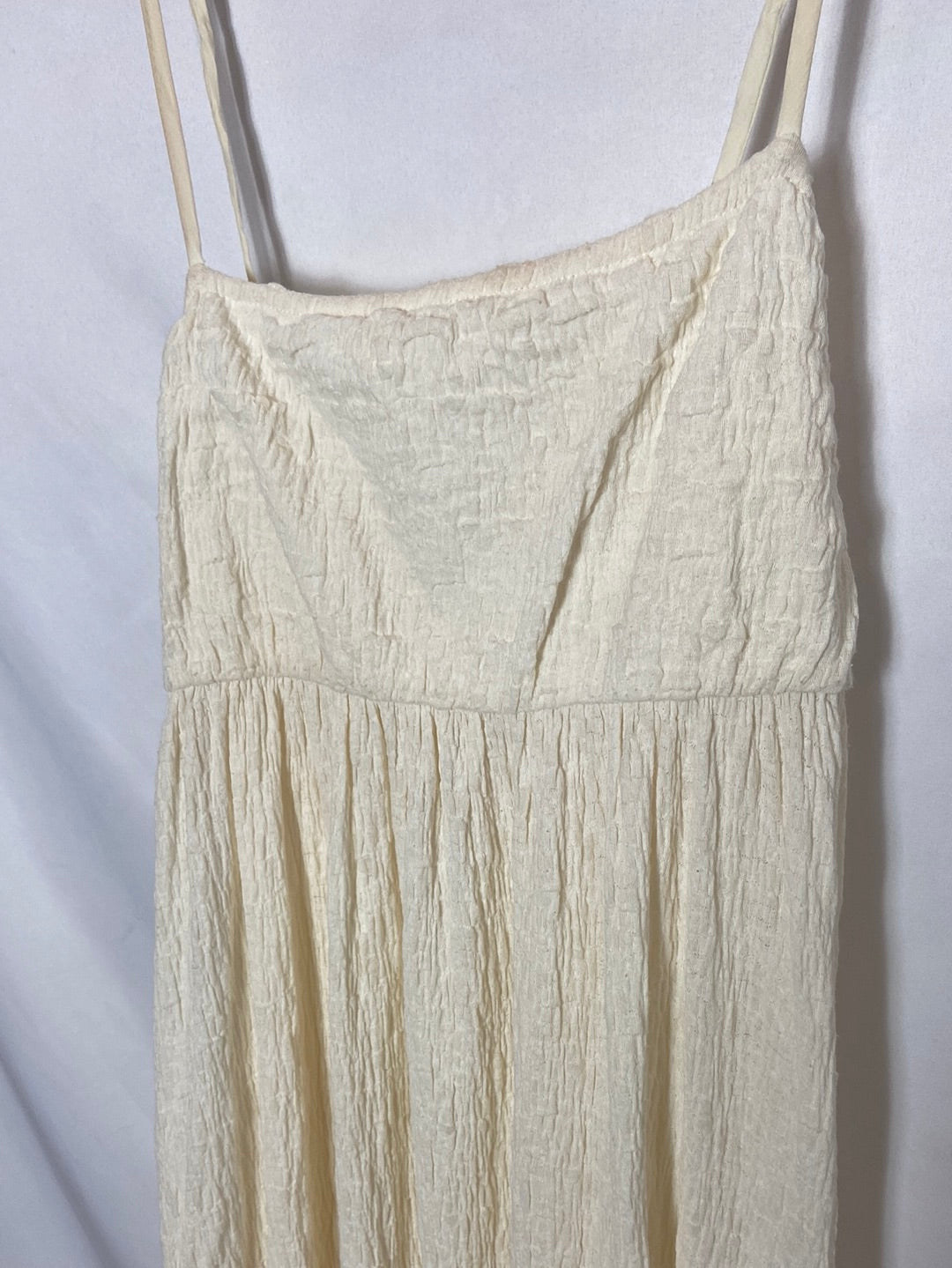 MANGO. Vestido fruncido beige T.s