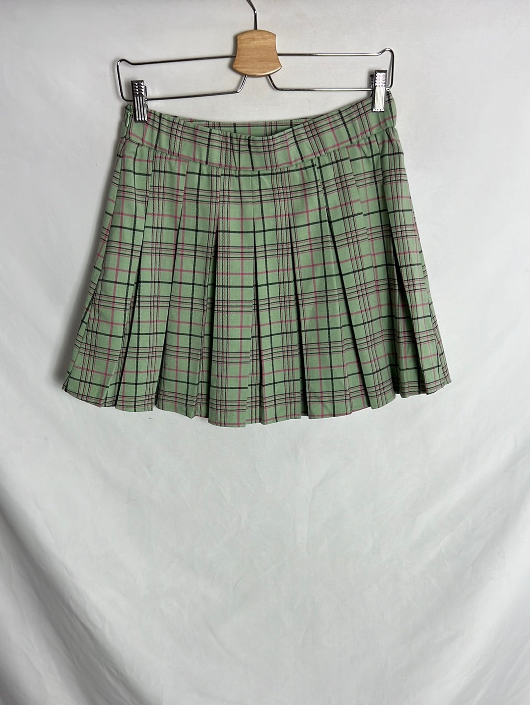 STARDIVARIUS. Green plaid skirt. TM