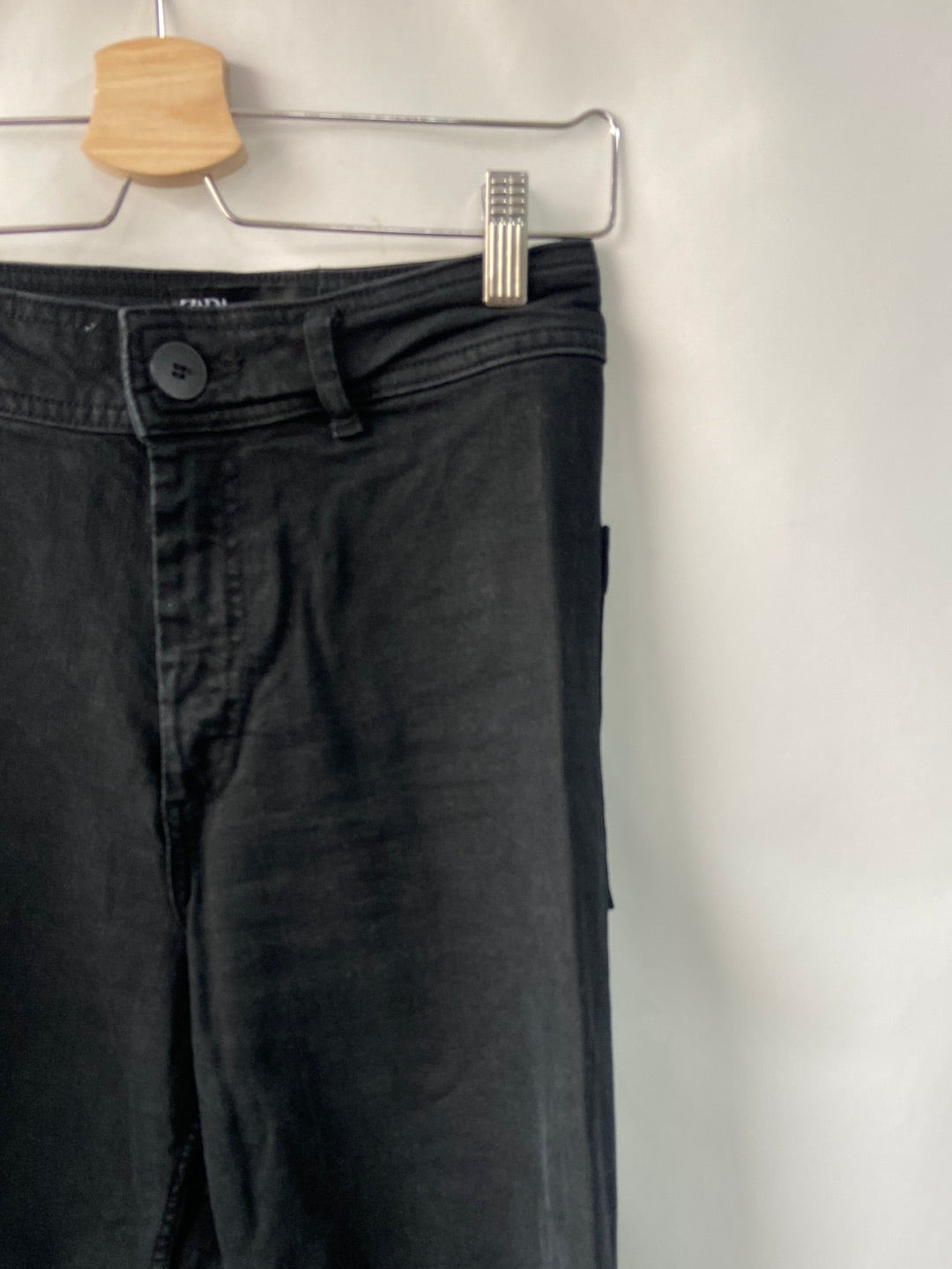 ZARA. Black culotte jeans size 36