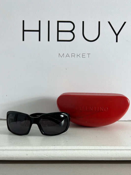 VALENTINO. Gafas de sol negras