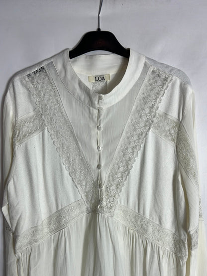 LOA. Blusa blanca detalle encaje. T S