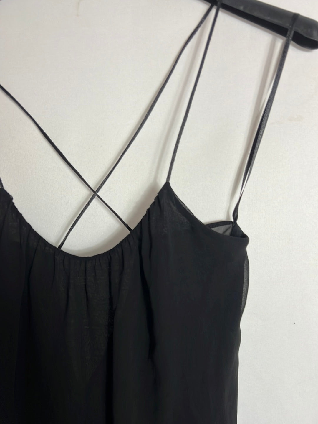 ZARA. Top negro tirantes detalles espalda. T S