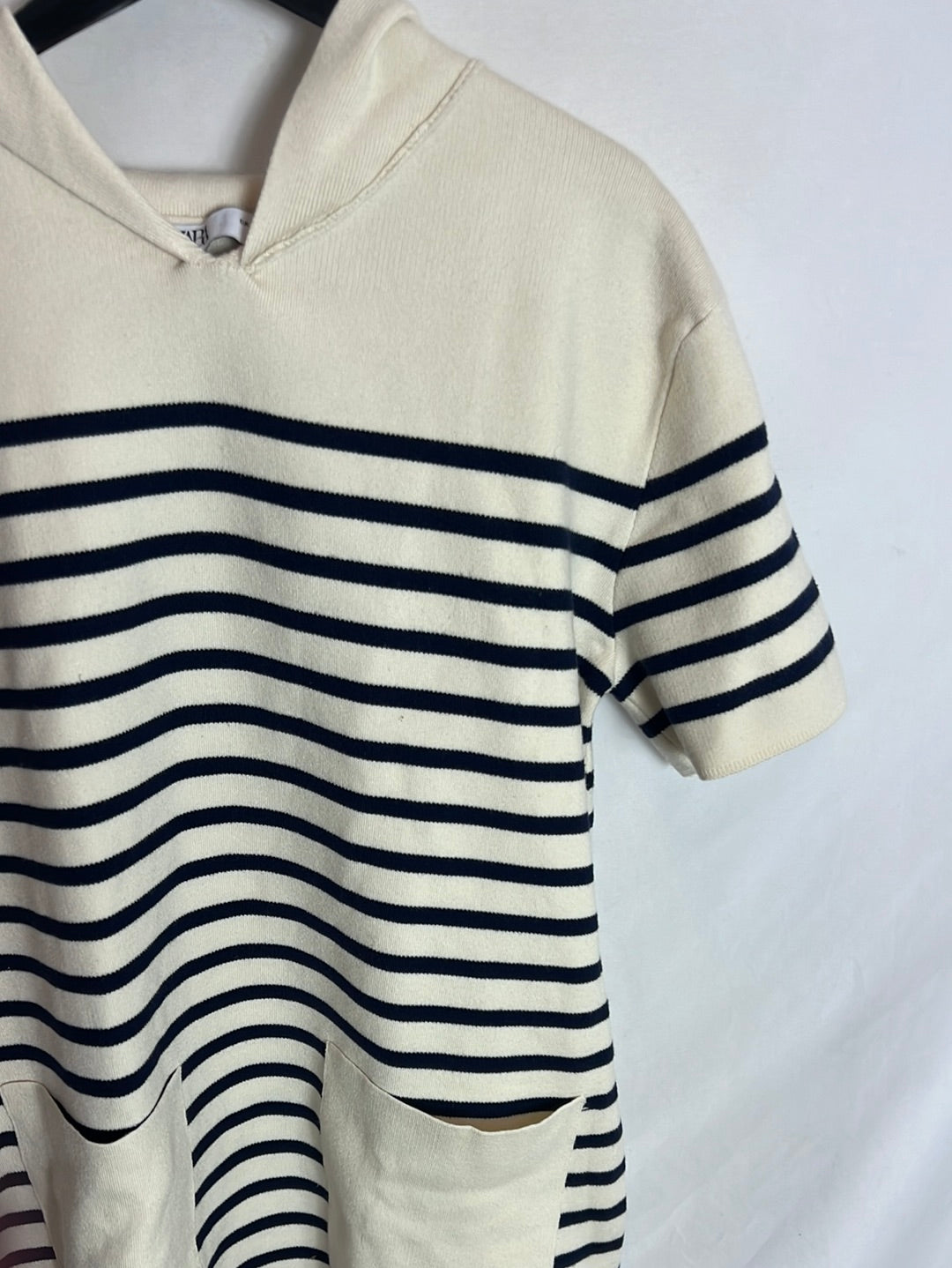ZARA. Vestido corto punto rayas. T.L