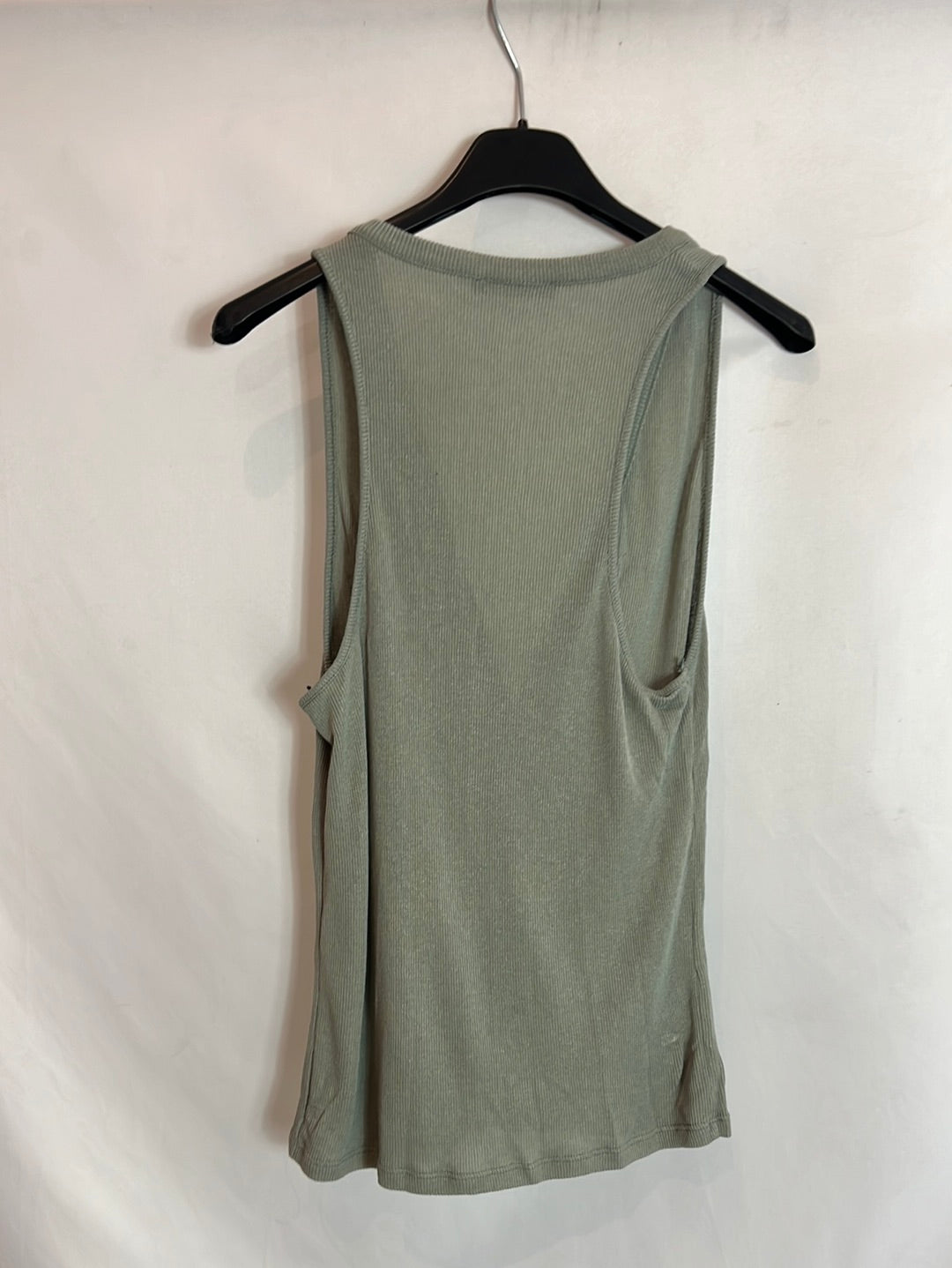 ZARA. Top canalé abotonado verde apagado. T S