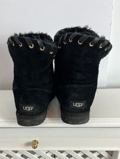 UGG. Botas negras pelito T.38