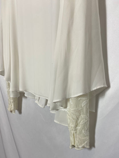 ZARA. Blusa blanca detalle encaje T. XL