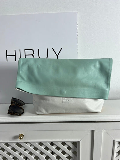 LEANDRA. Tricolor leather handbag