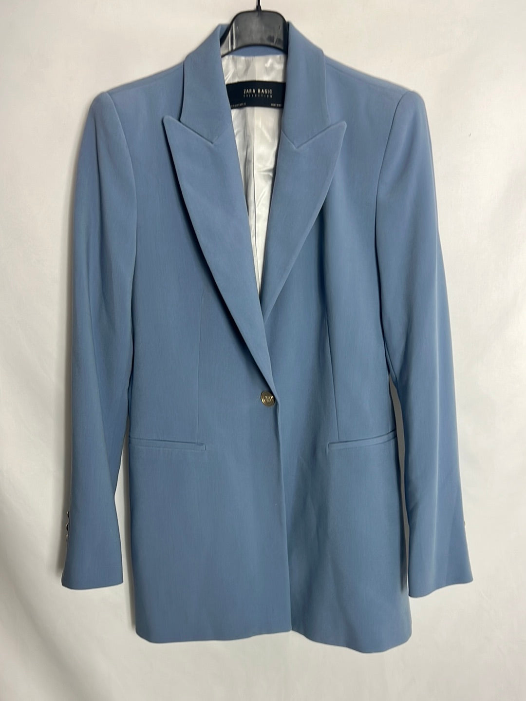 ZARA. Light blue blazer with gold buttons. TM
