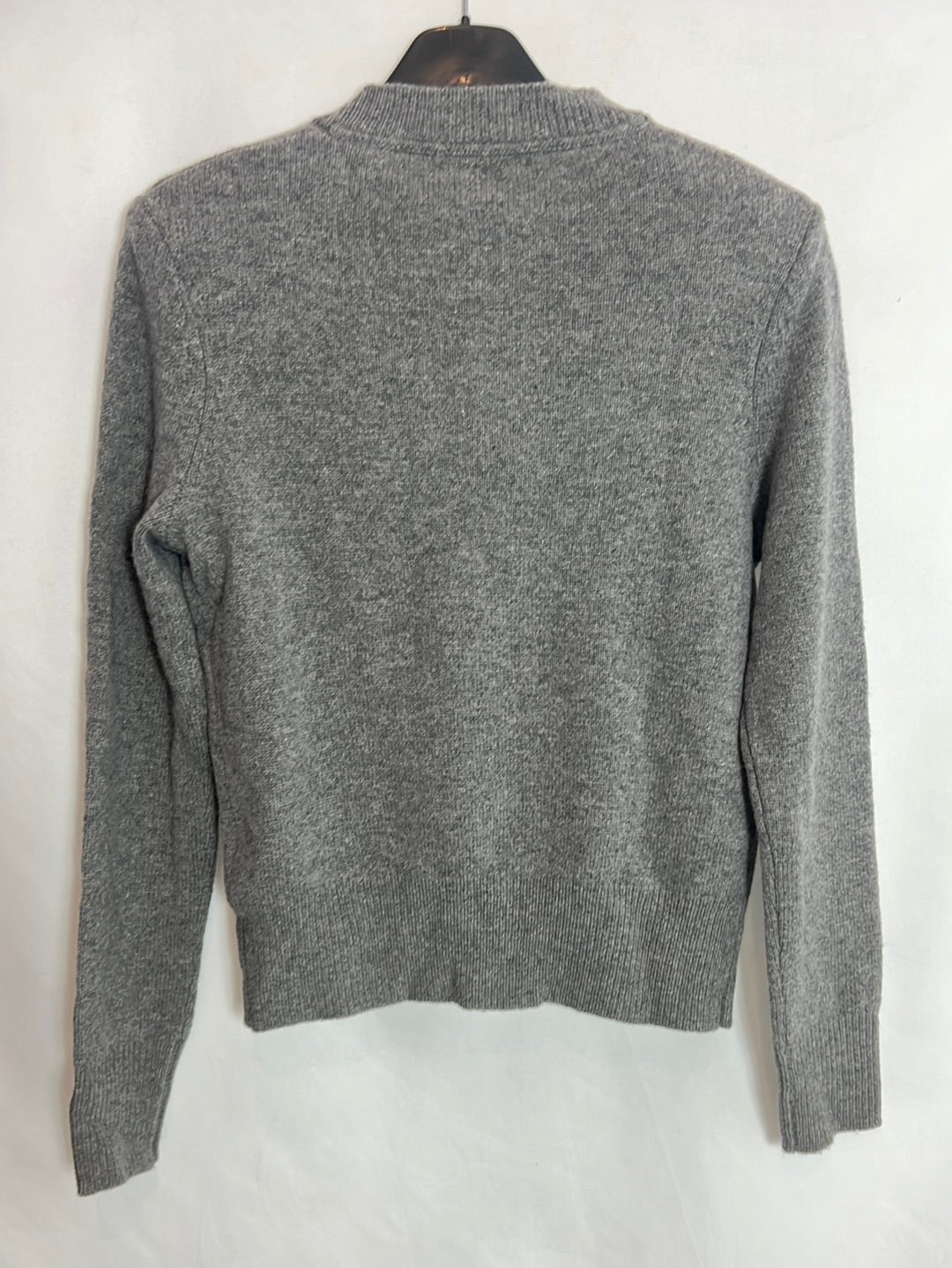 INTROPIA. Gray wool cardigan with button detail. TS