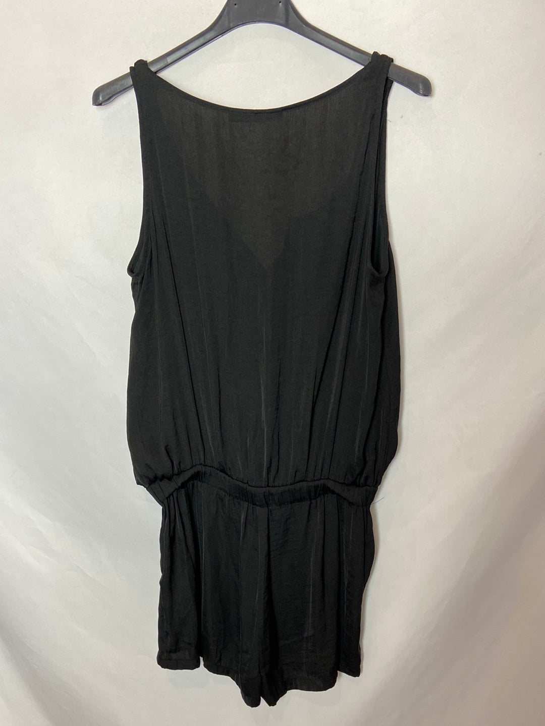 ATMOSPHERE. Mono corto escote cruzado. T.36