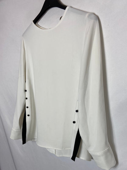 ZARA. Blusa blanca botones a los lados. T.XS