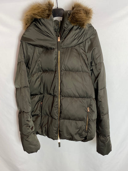 ZARA. Chaqueta de plumas verde militar T.XL