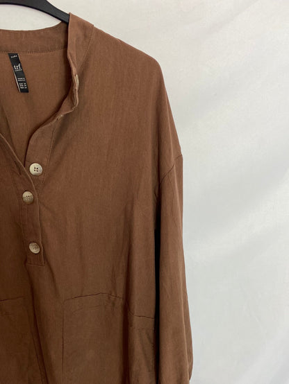 ZARA. Blusa marrón oversized larga. T.XS