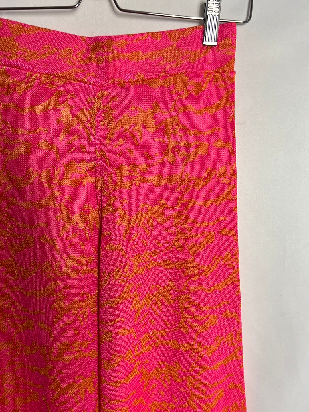 ZARA. Fuchsia culottes. TS