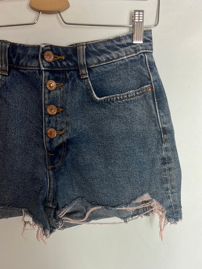 ZARA. Short denim deshilachado. T 36