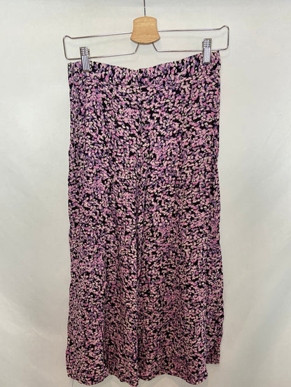 H&amp;M. Floral midi skirt. Size 38