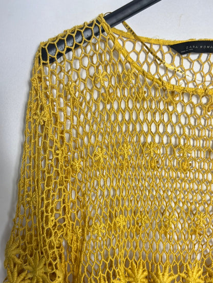 ZARA. Top crochet amarillo. T M
