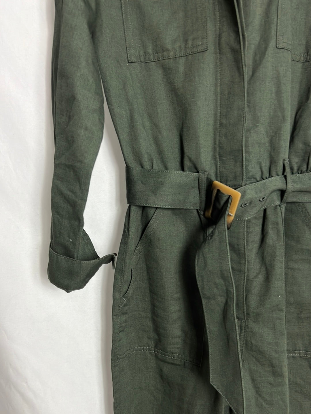 MASSIMO DUTTI. Mono largo verde. T.s