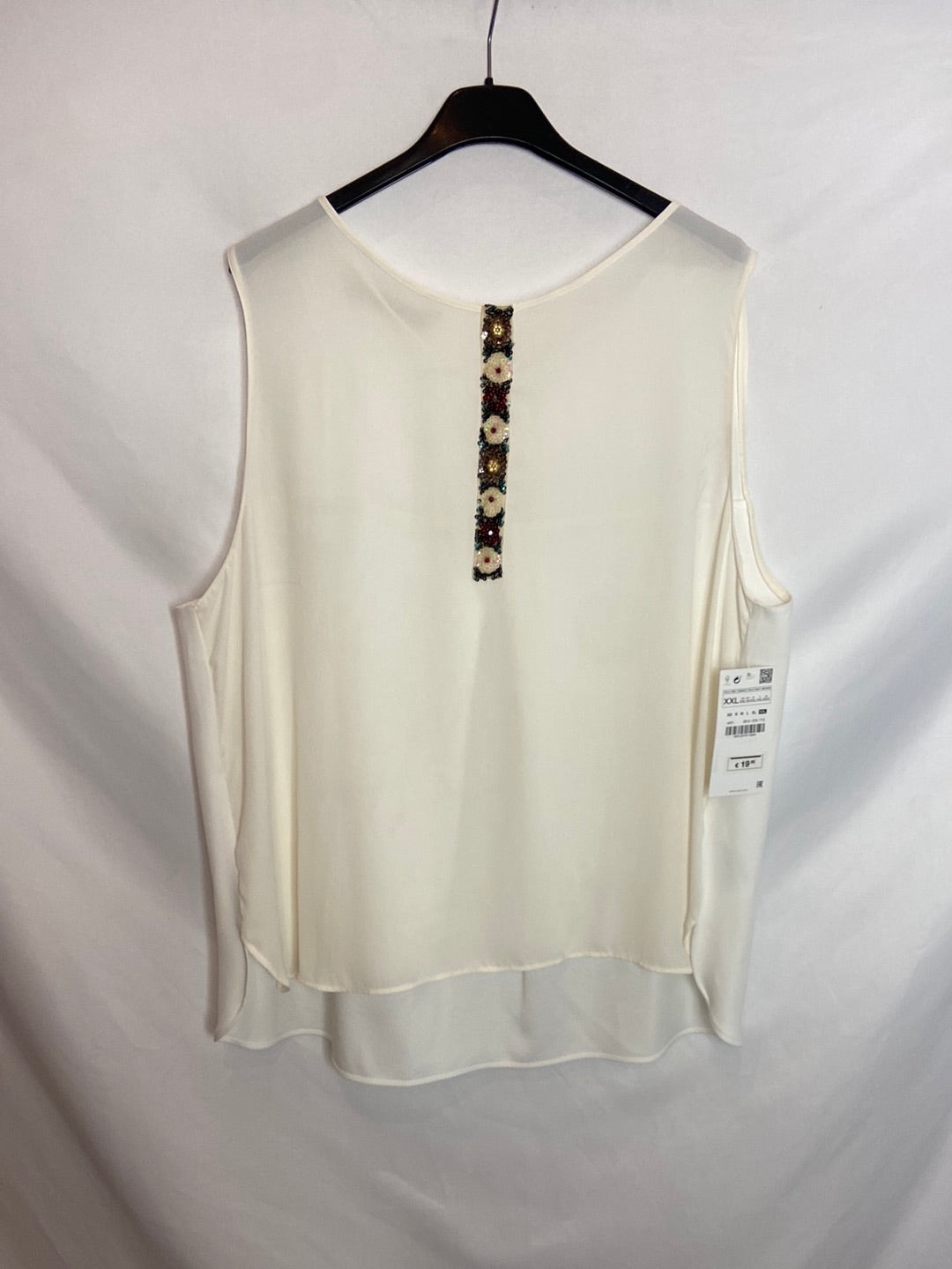 ZARA. Blusa blanca con detalle de lentejuelas T.XXL