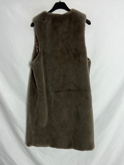 OTRAS. Chaleco pelo marrón largo T.M