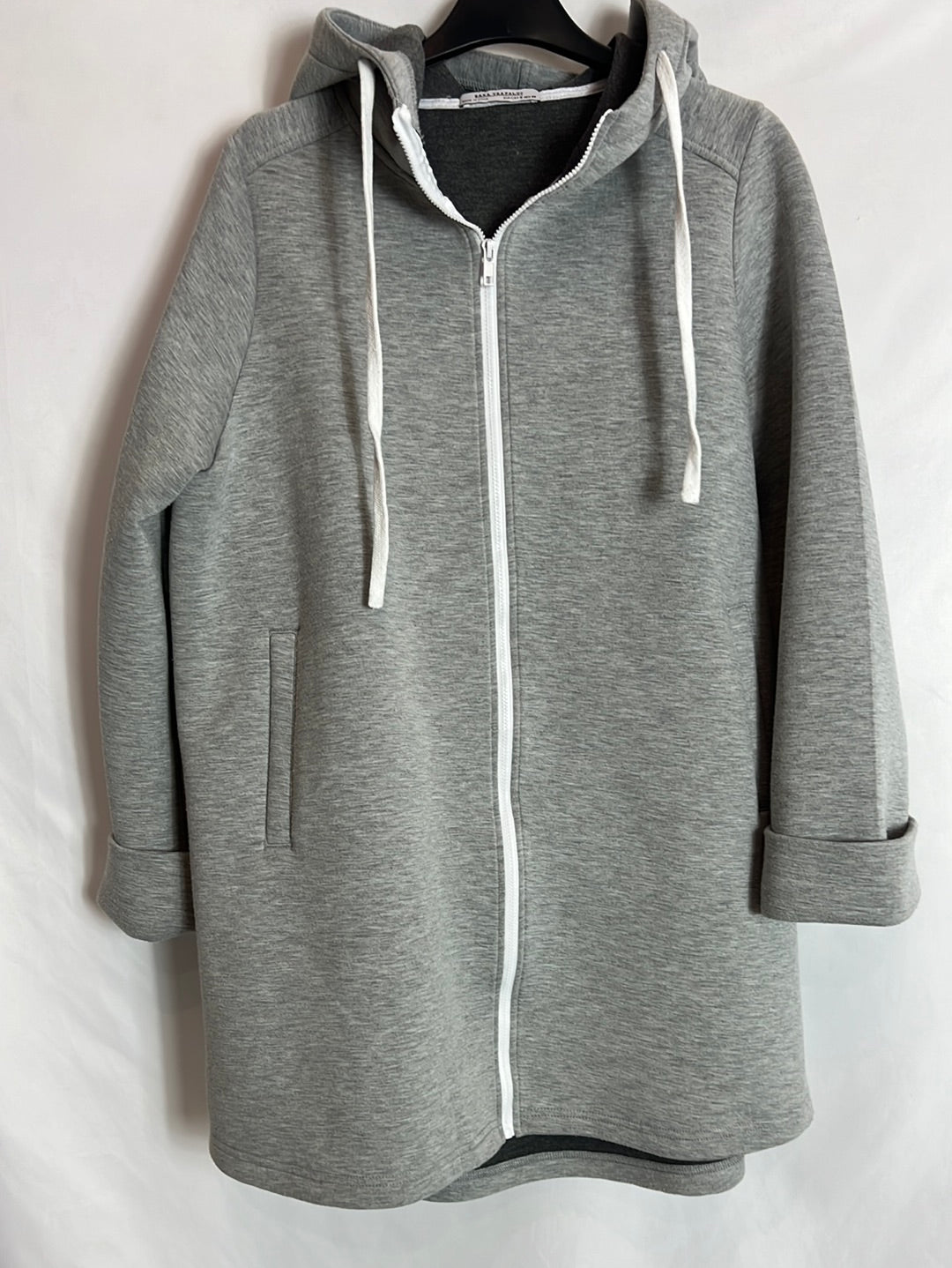 ZARA. Long gray hooded jacket. TS (tara)