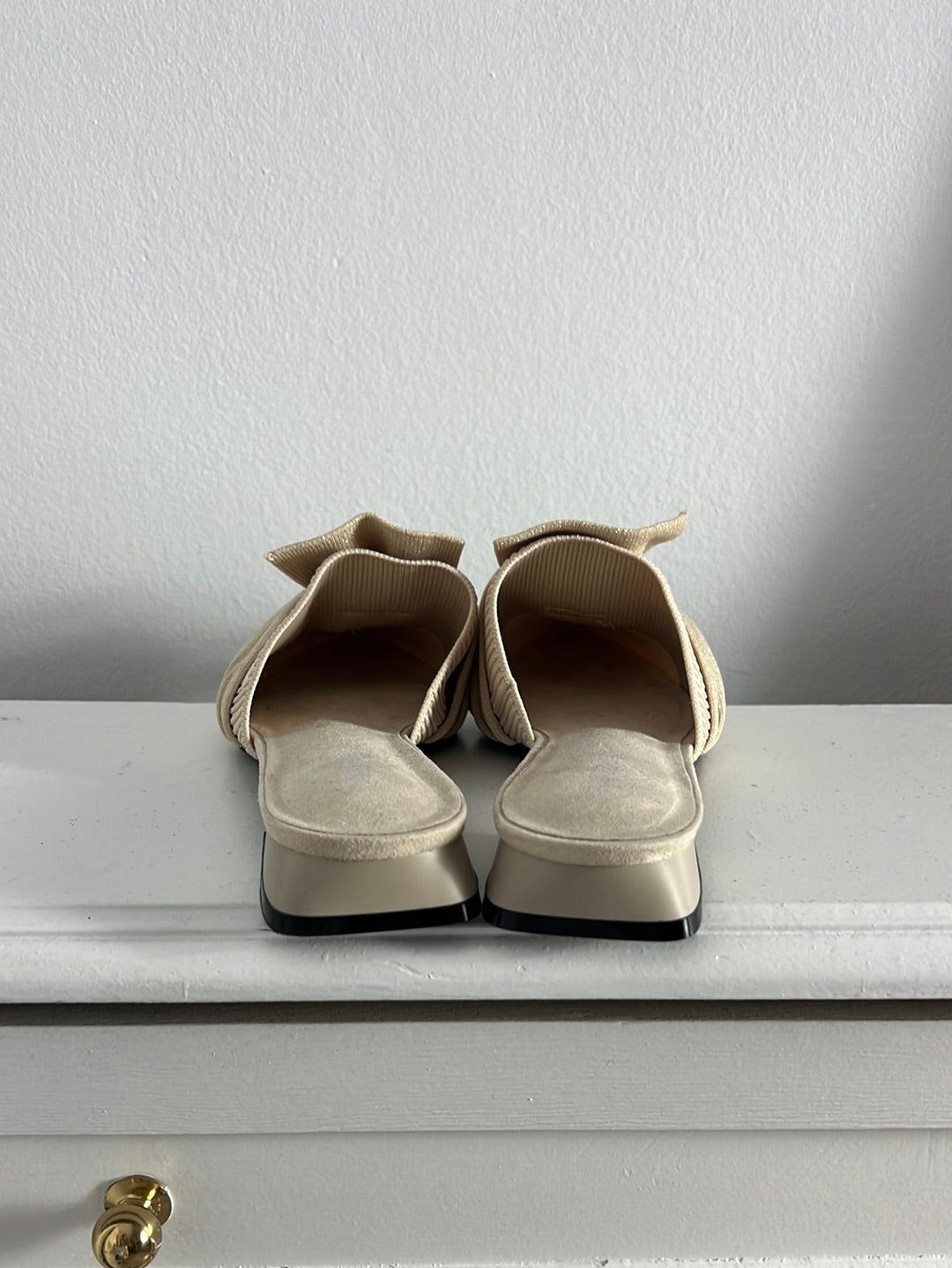 VIVAIA. Mules textura e hilos dorados. T 36