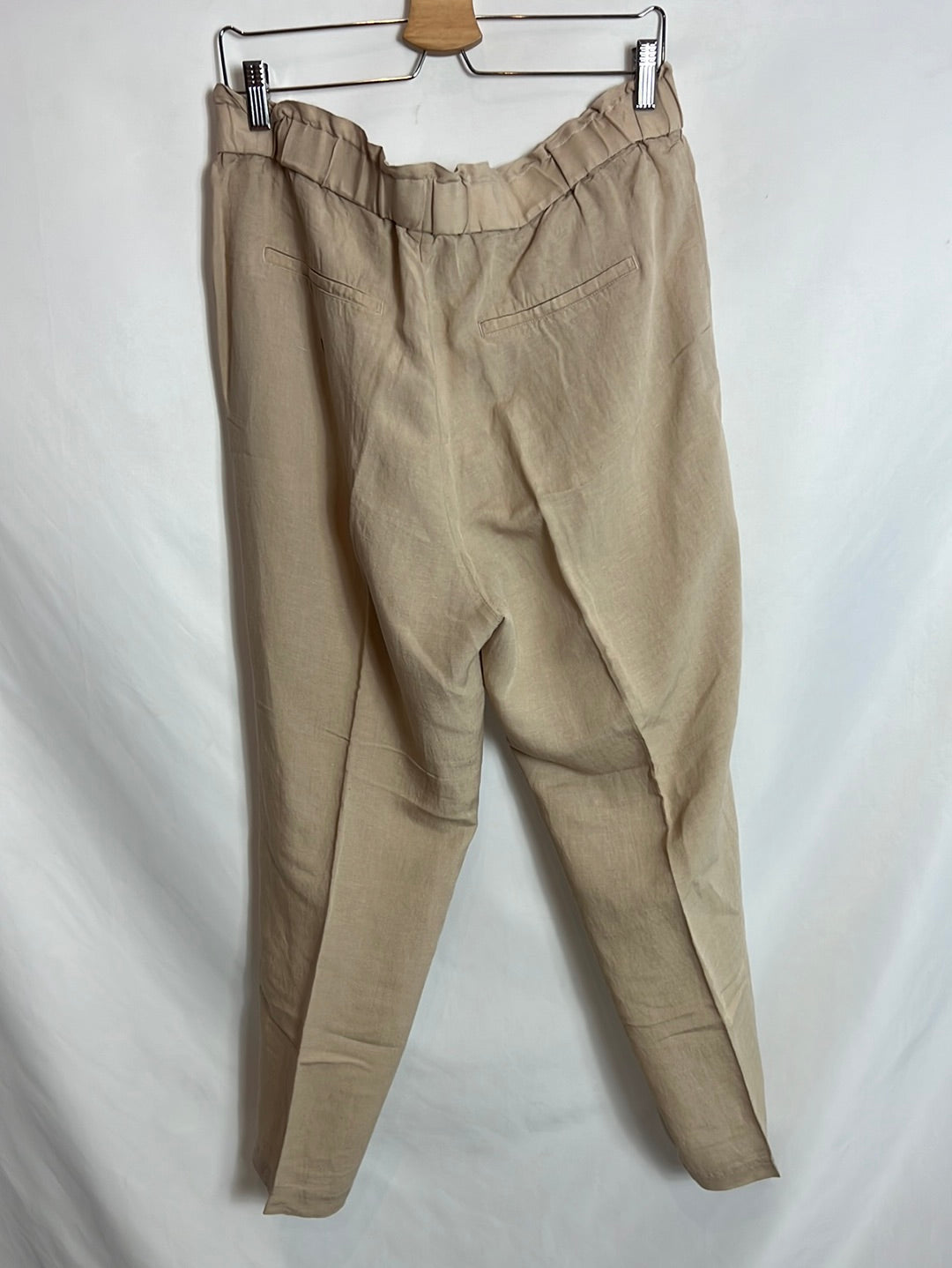 H&amp;M. Beige linen-effect flowing trousers. Size 46