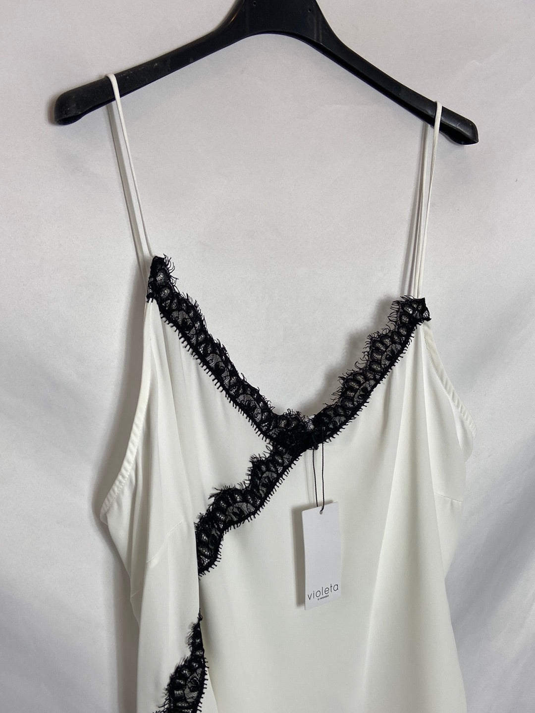 VIOLETA BY MANGO. Top blanco de tirantes T.L