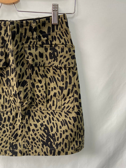 ZARA. Falda corta animal print T.XS