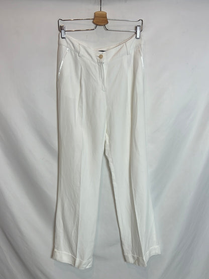 YERA. Flowy white pleated trousers. Size 40