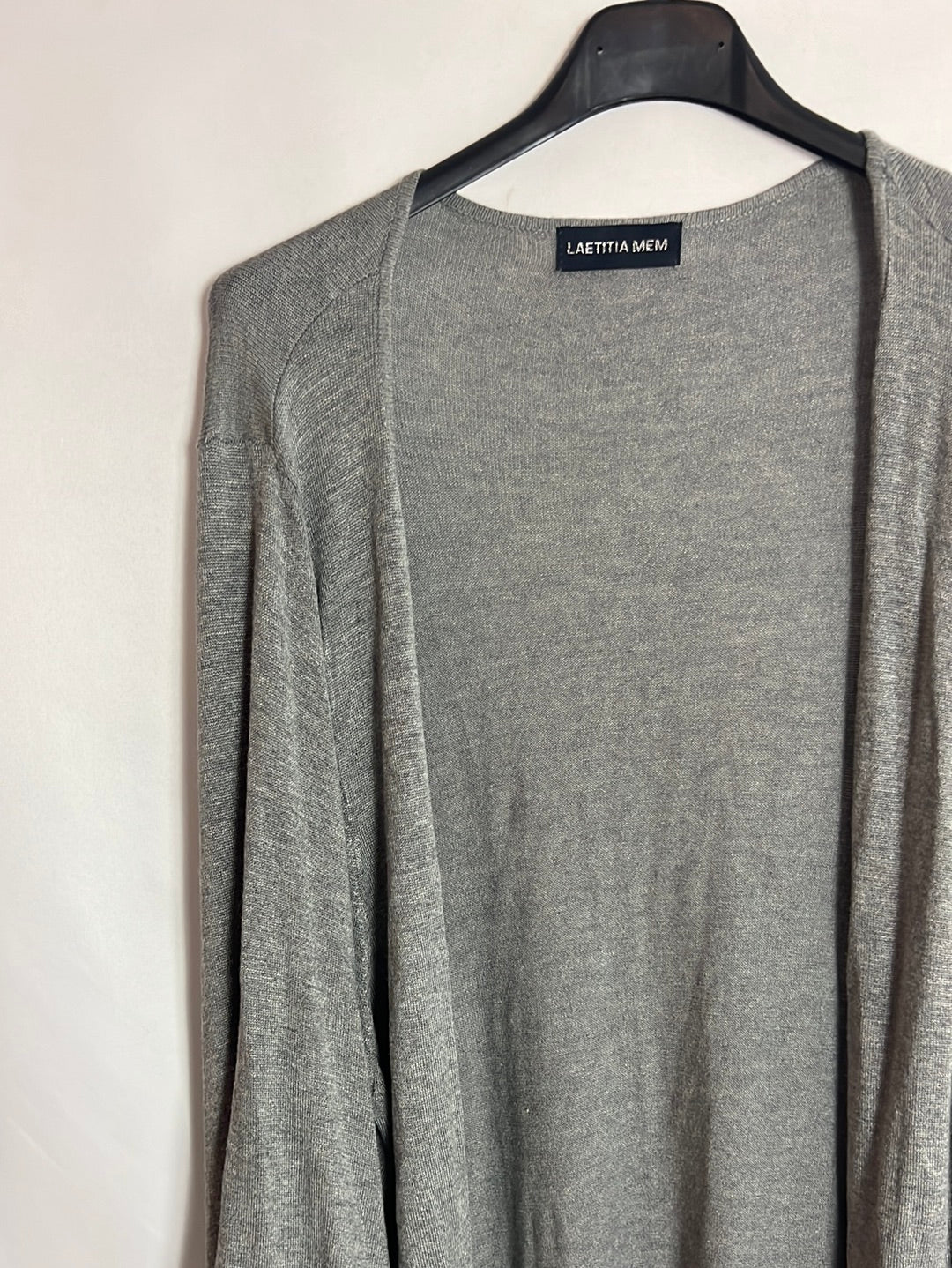 LAETITIA MEM. Cárdigan flecos gris. T M