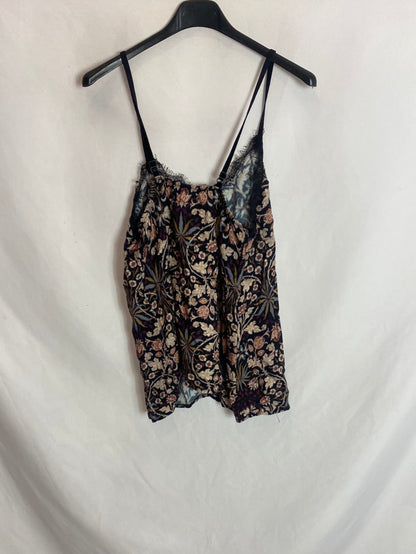 OTHERS. Floral print lingerie. Your