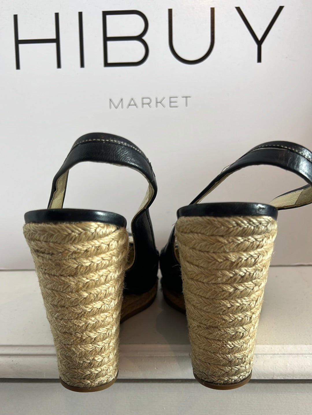 MIU MIU. Cuñas piel azul oscuro. T 39