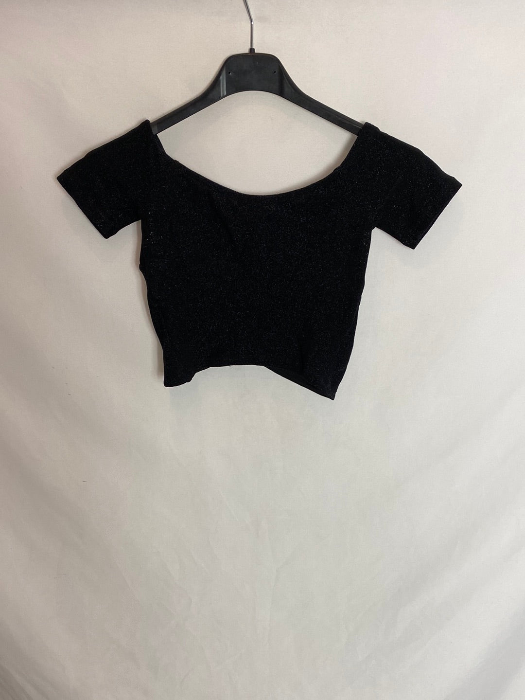 BERSHKA. Shiny black top. Size XS