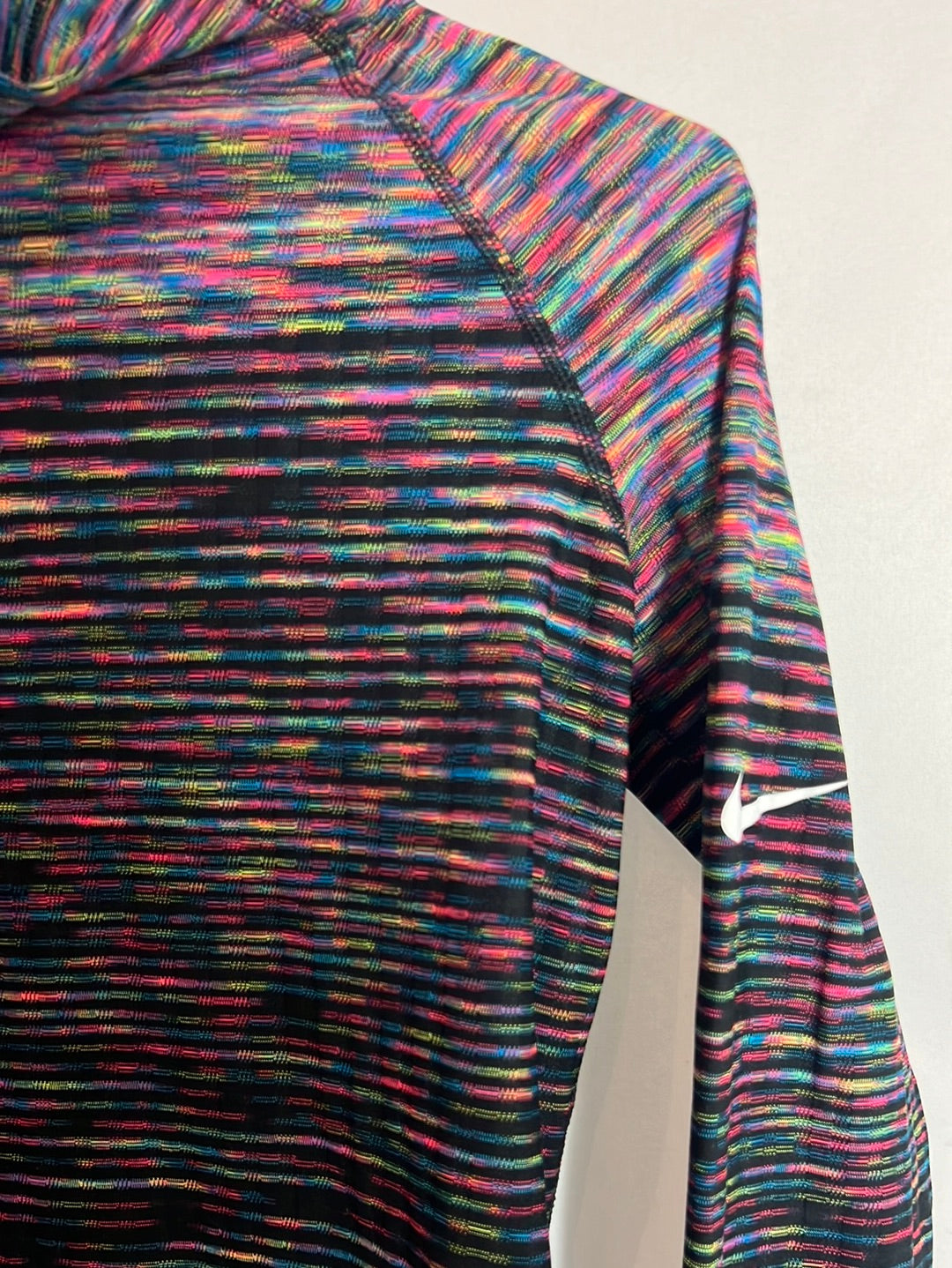 NIKE. Sudadera fina deportiva colores. T S