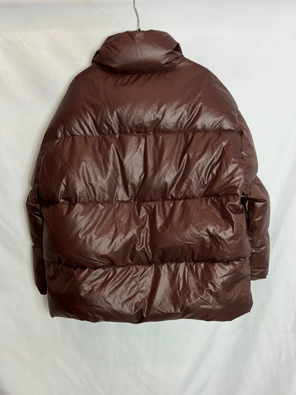 NAP. Plumas marrón T.s