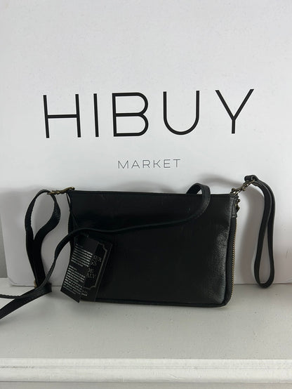 OTRAS. Bolso de mano de piel doble textura