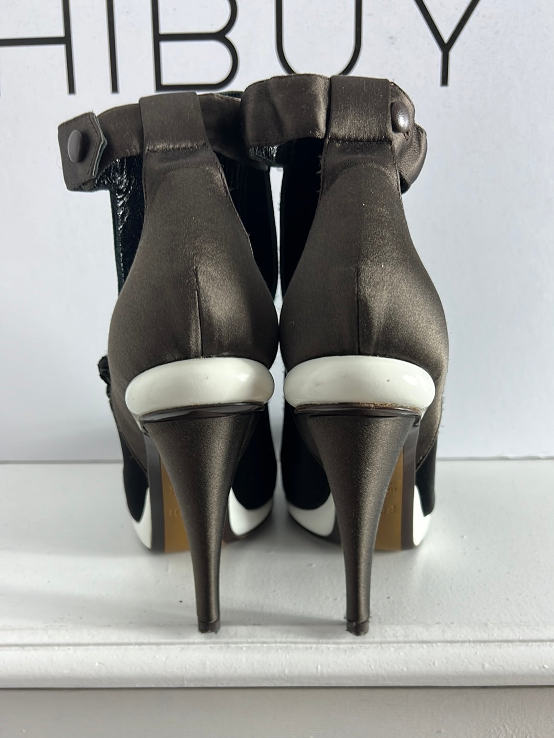 FENDI. Tacones satinados tricolor. T 37