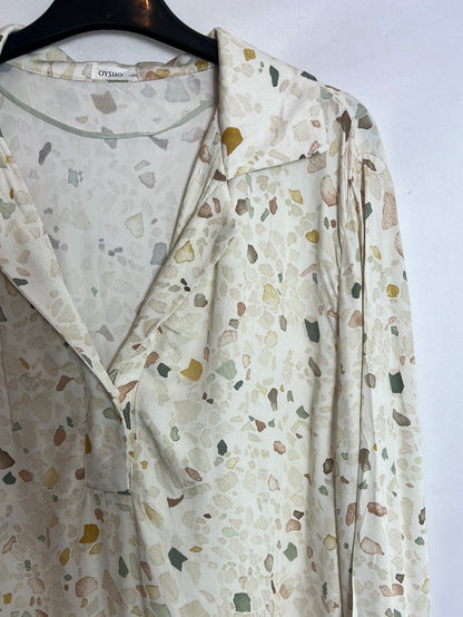 OYSHO. Blusa estampada tonos pastel .T L