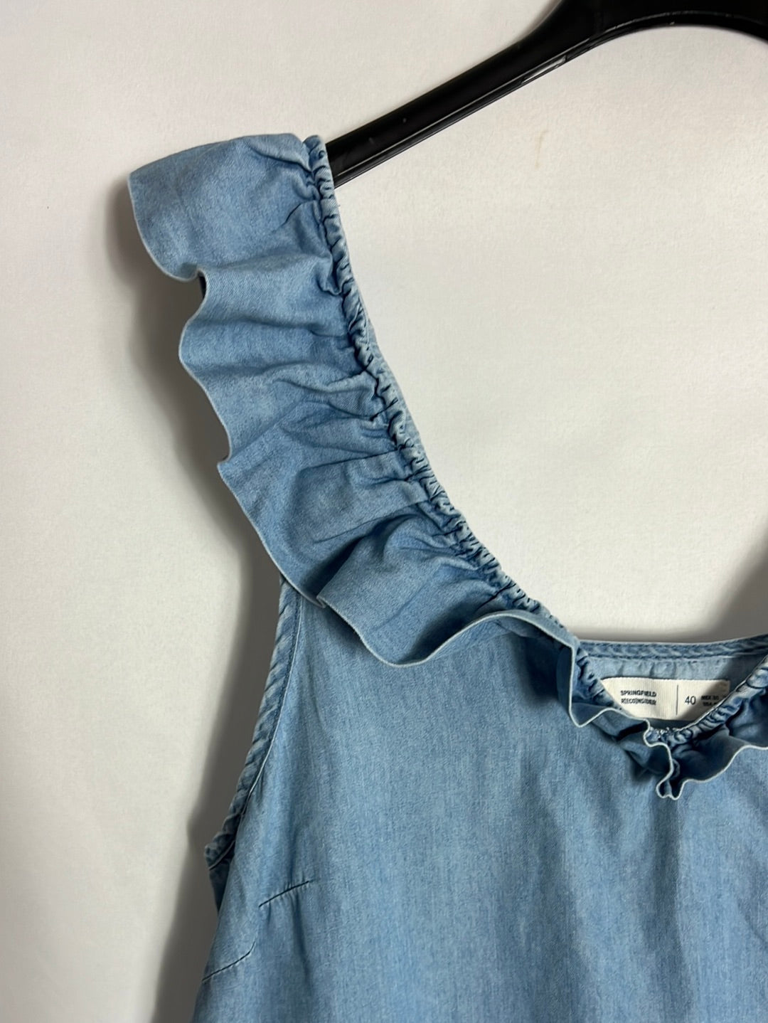 SPRINGFIELD. Ruffled denim top. T 40