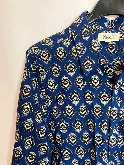 NICOLI. Blusa azul estampada. T M
