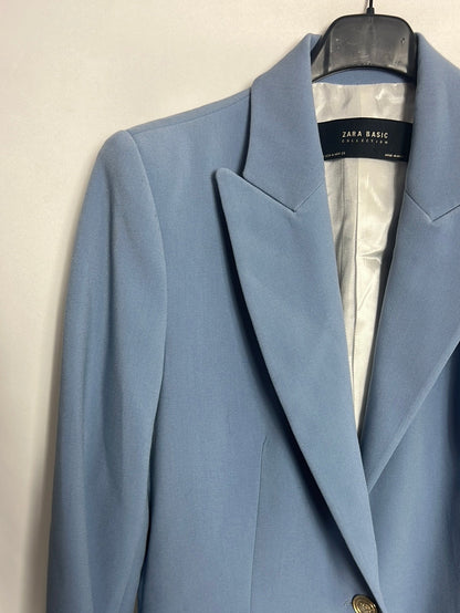 ZARA. Light blue blazer with gold buttons. TM