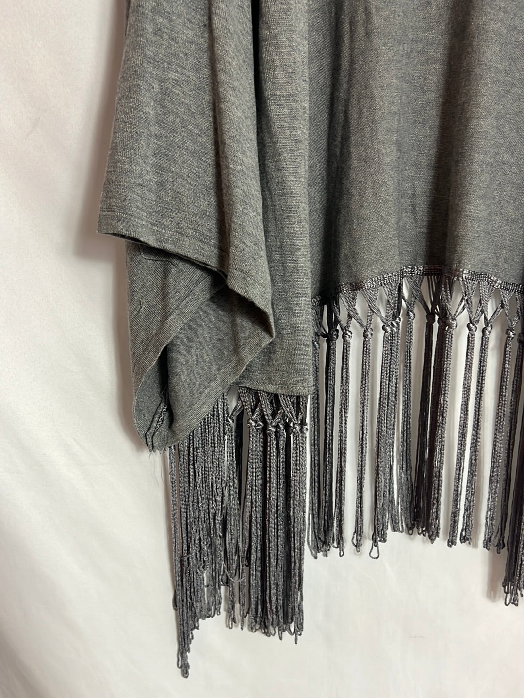 LAETITIA MEM. Cárdigan flecos gris. T M