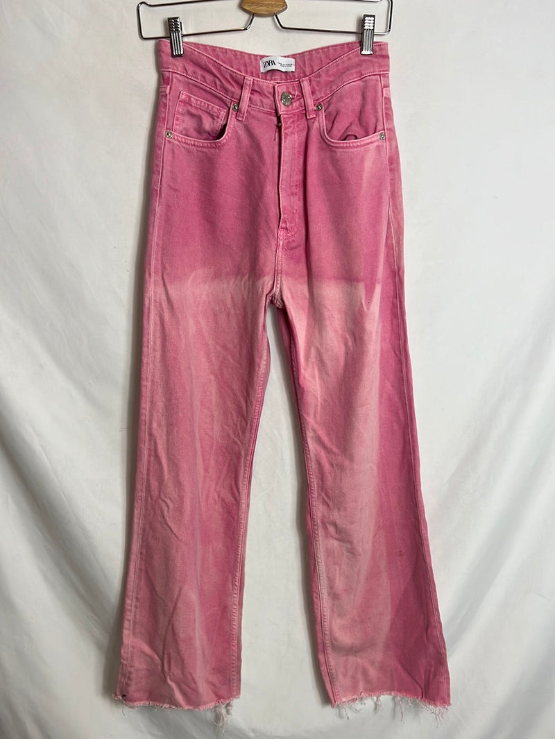 ZARA. Pantalón rosa ancho T.36