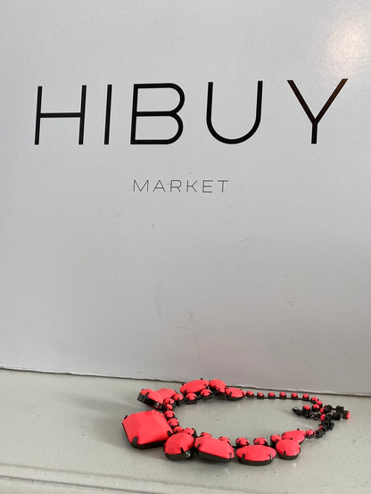 OTRAS. Collar rosa neón