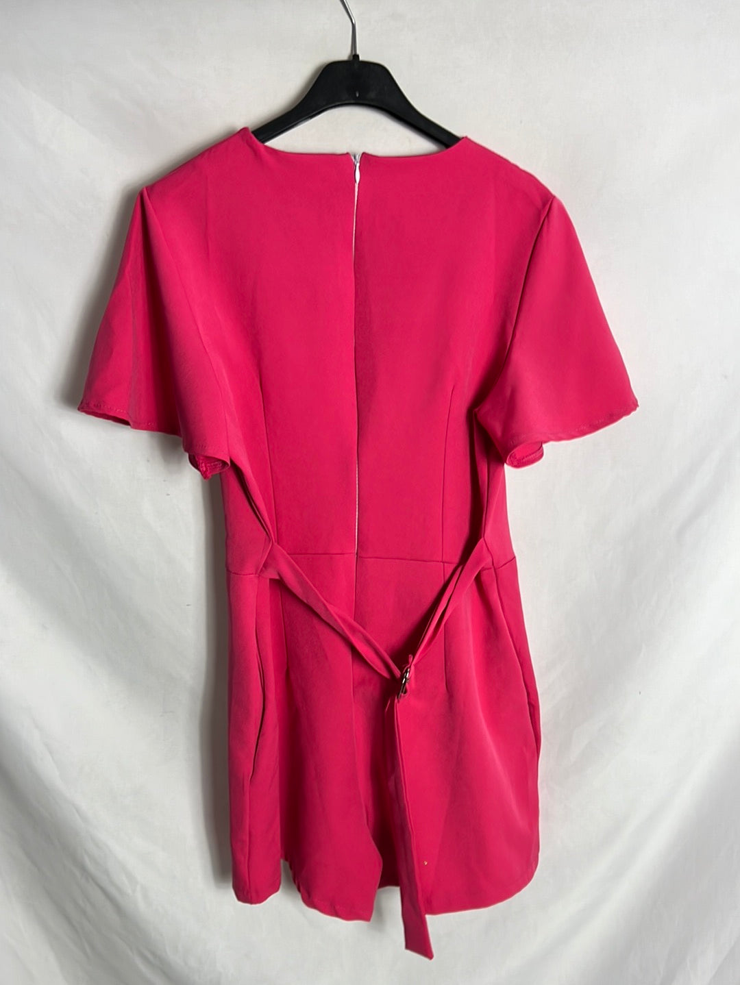 NEW COLLECTION. Mono corto rosa fucsia. T M