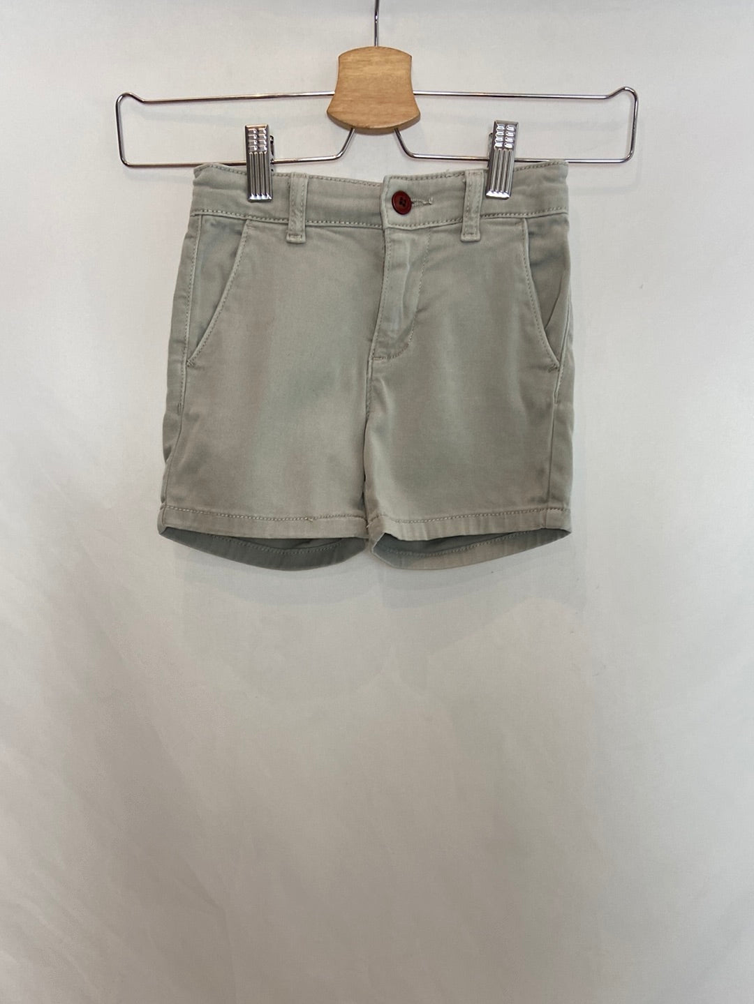 TEX. Grey Bermuda shorts, size 3-4 years
