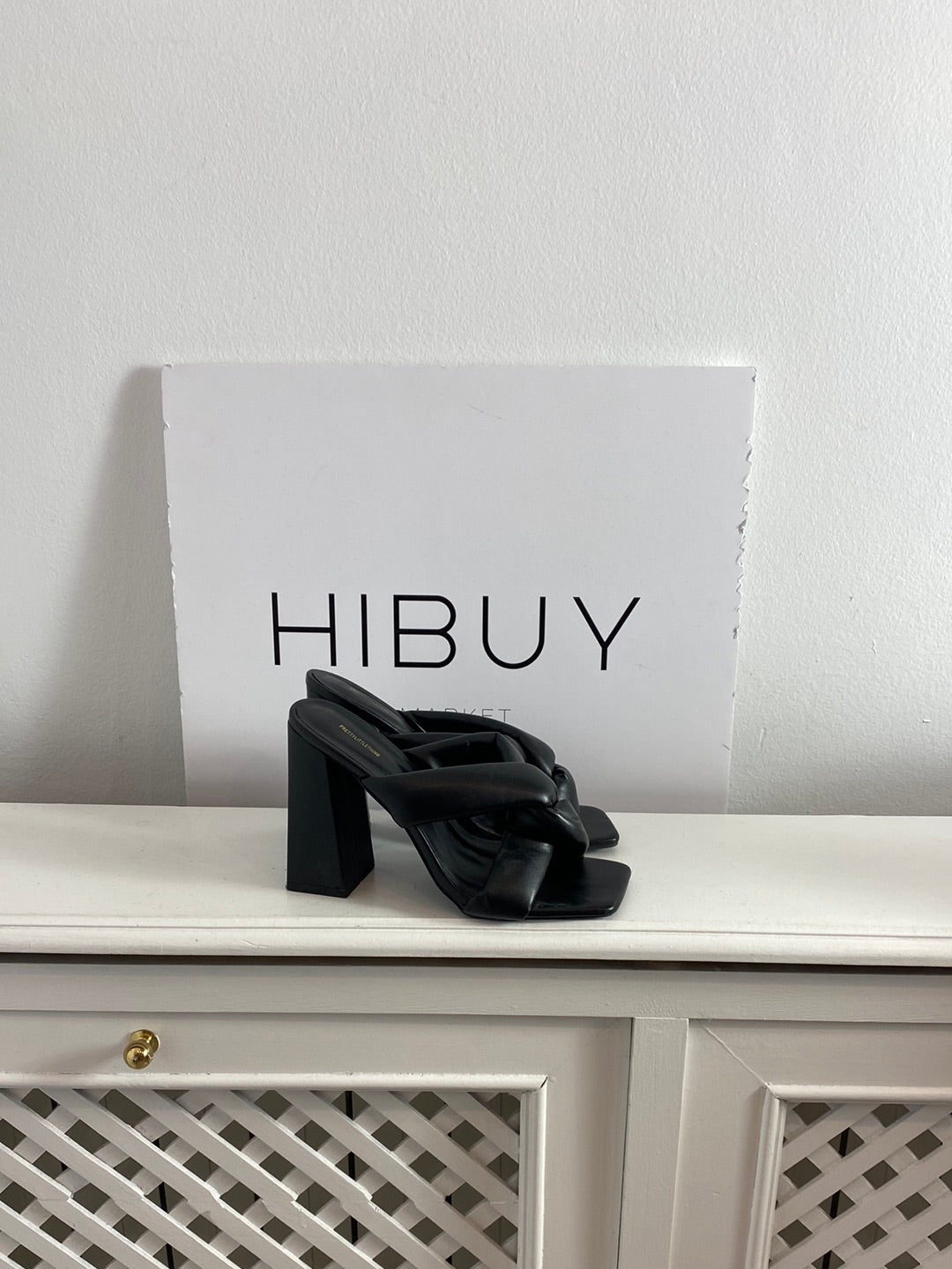 PRETTY LITTLE THING. Black heeled sandals. Size 6 (36-37)