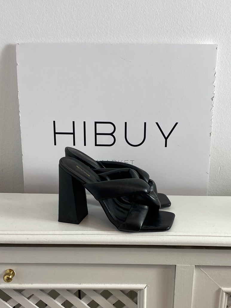 PRETTY LITTLE THING. Sandalias tacón negras. T.6us(36-37)